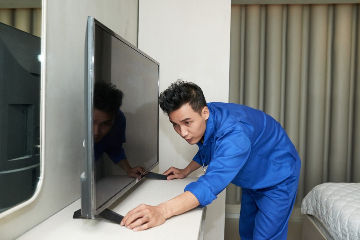 TV aan muur bevestigen
